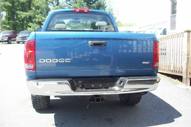 2004 Dodge Ram Pickup 1500 SLT