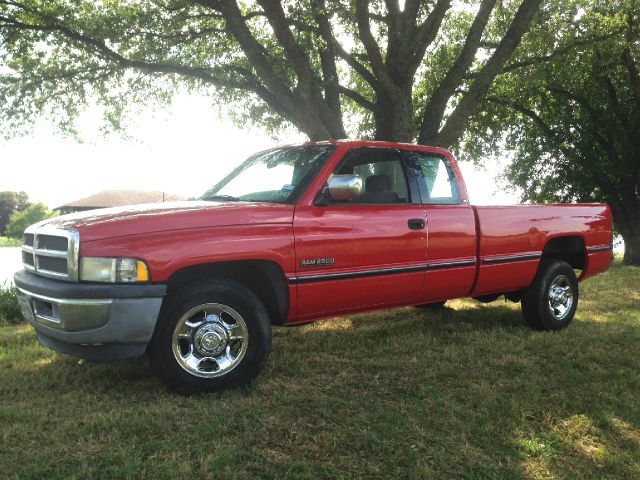 1996 Dodge Ram Pickup 2500 XL Long Bed Crew Cab ~ 5.4L Gas
