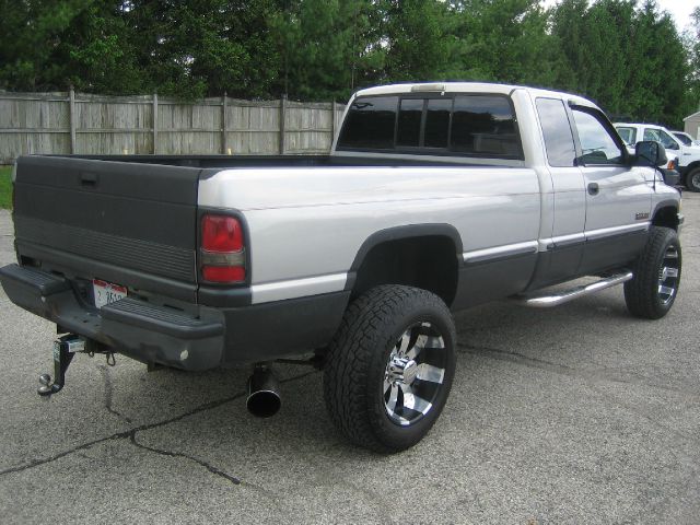1999 Dodge Ram Pickup 2500 Lariat XL