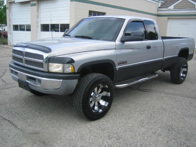 1999 Dodge Ram Pickup 2500 Lariat XL