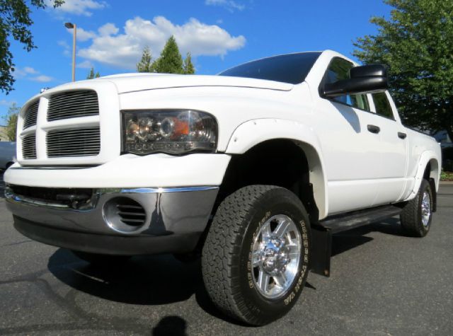 2005 Dodge Ram Pickup 2500 Sport Hard Top