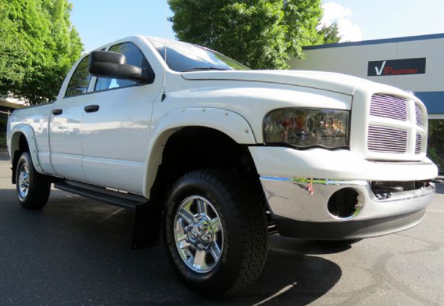 2005 Dodge Ram Pickup 2500 Sport Hard Top