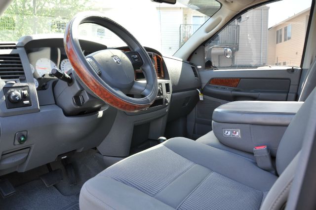 2006 Dodge Ram Pickup 2500 Z71 Loaded