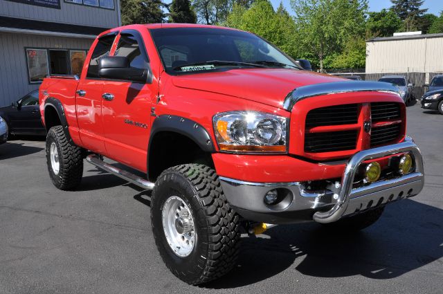 2006 Dodge Ram Pickup 2500 Z71 Loaded