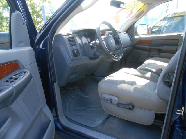 2006 Dodge Ram Pickup 2500 SLT