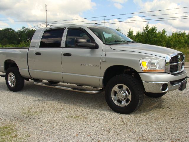 2006 Dodge Ram Pickup 2500 SCAB XLT 4WD LONG BOX