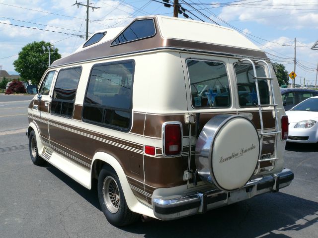 1989 Dodge Ram Van 1500 LT 4WD