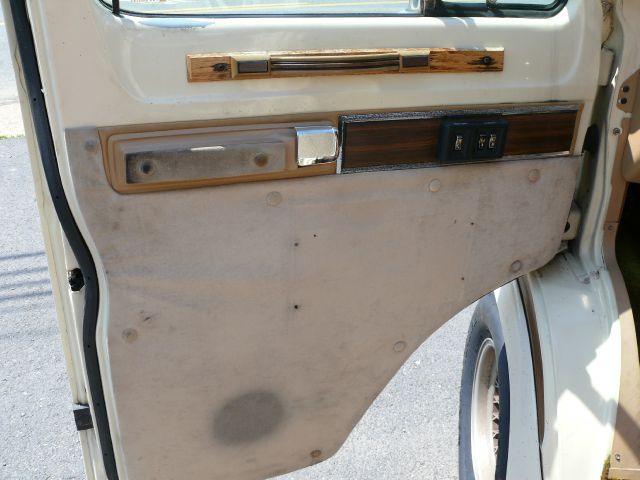 1989 Dodge Ram Van 1500 LT 4WD