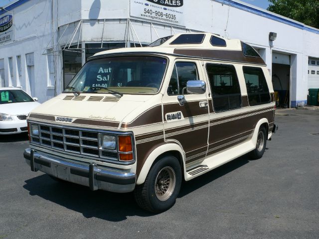 1989 Dodge Ram Van 1500 LT 4WD