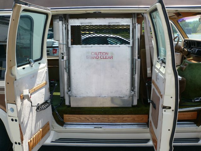 1989 Dodge Ram Van 1500 LT 4WD