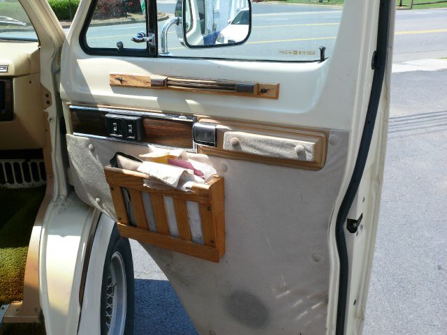 1989 Dodge Ram Van 1500 LT 4WD