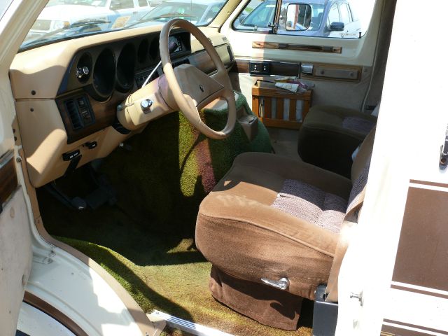 1989 Dodge Ram Van 1500 LT 4WD
