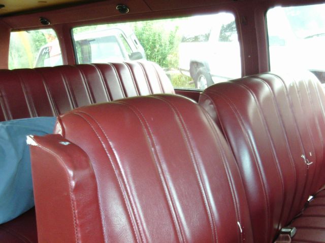 1991 Dodge Ram Van Sport 4D Hardtop 4WD