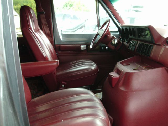 1991 Dodge Ram Van Sport 4D Hardtop 4WD