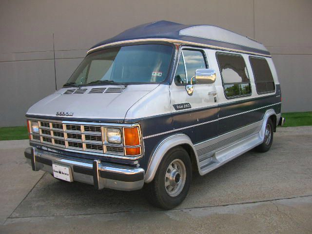 1992 Dodge Ram Van 1500 LT 4WD
