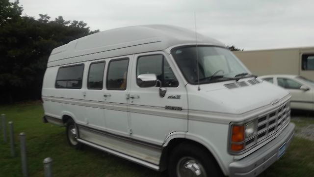 1992 Dodge Ram Van Sport 4D Hardtop 4WD