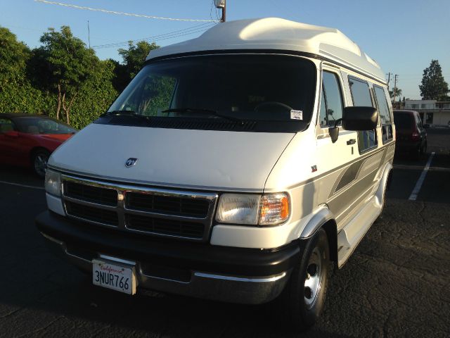 1995 Dodge Ram Van LS 4X4