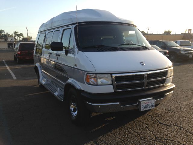 1995 Dodge Ram Van LS 4X4