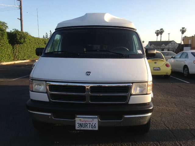 1995 Dodge Ram Van LS 4X4