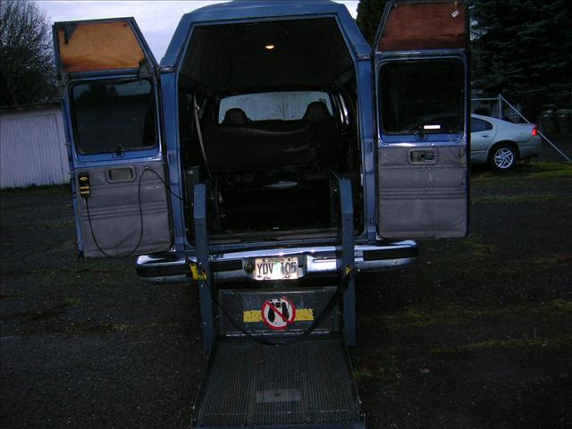 1995 Dodge Ram Van Base
