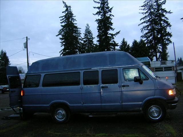 1995 Dodge Ram Van Base