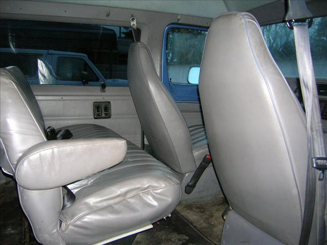 1995 Dodge Ram Van Base