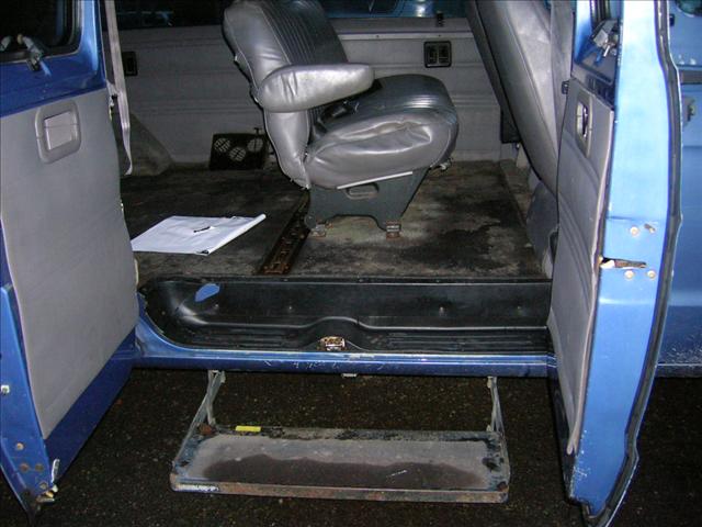 1995 Dodge Ram Van Base