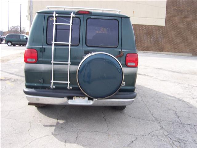 1995 Dodge Ram Van Base