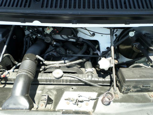 1996 Dodge Ram Van LS 4X4