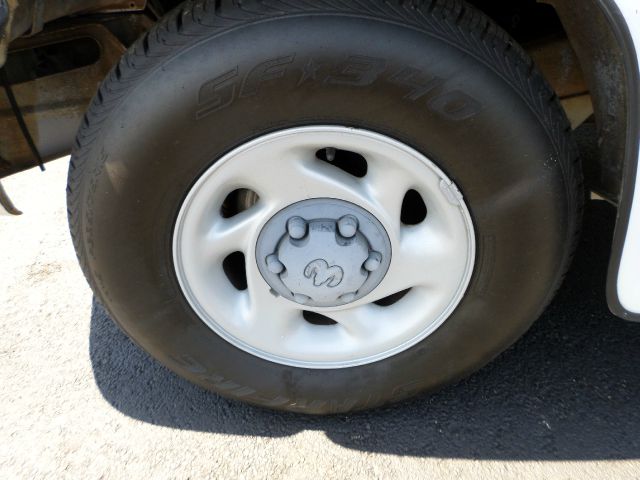 1996 Dodge Ram Van LS 4X4