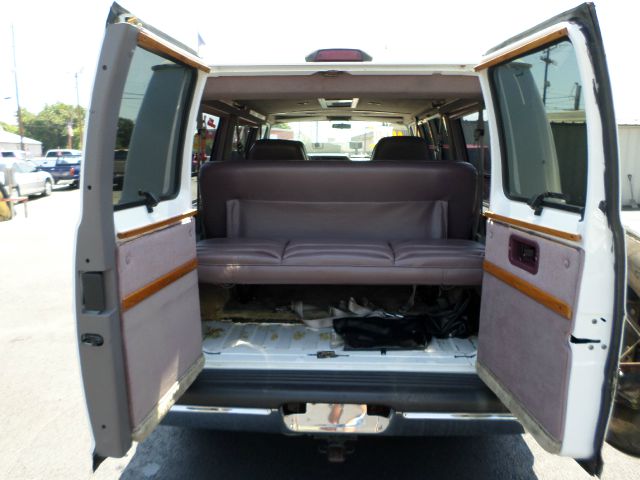 1996 Dodge Ram Van LS 4X4