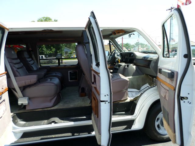 1996 Dodge Ram Van LS 4X4