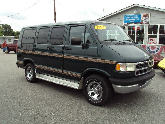 1997 Dodge Ram Van LS 4X4