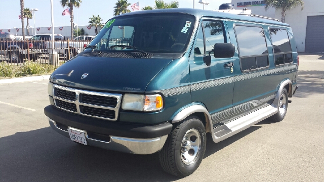1997 Dodge Ram Van LS 4X4
