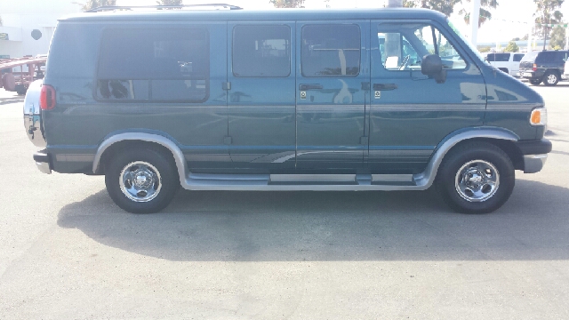 1997 Dodge Ram Van LS 4X4