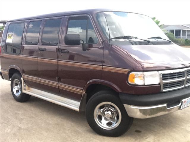 1997 Dodge Ram Van 1500 LT 4WD