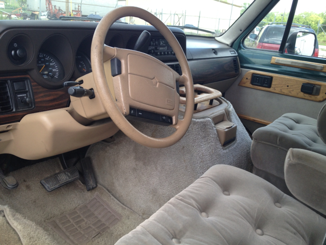 1997 Dodge Ram Van LS 4X4