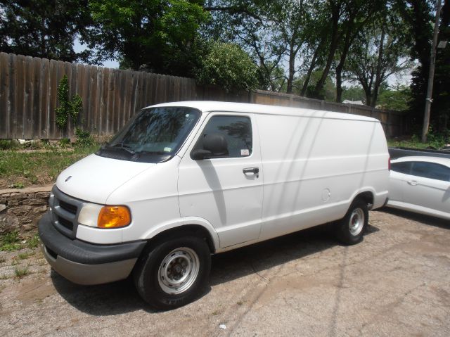 1998 Dodge Ram Van L.T. 4-w.d. 5.3L