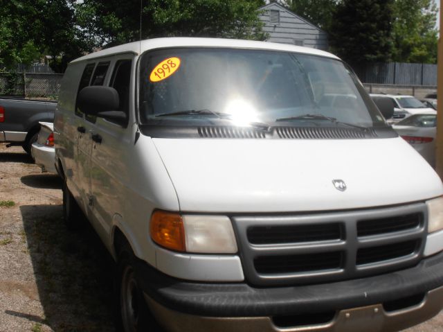 1998 Dodge Ram Van L.T. 4-w.d. 5.3L