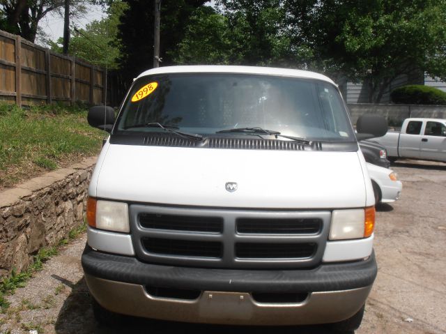 1998 Dodge Ram Van L.T. 4-w.d. 5.3L