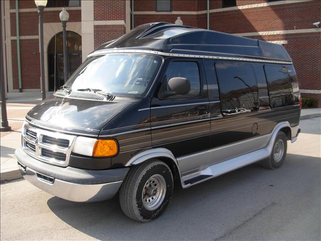 1999 Dodge Ram Van Base