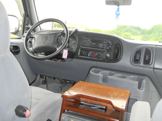 1999 Dodge Ram Van SLT / Big Horn