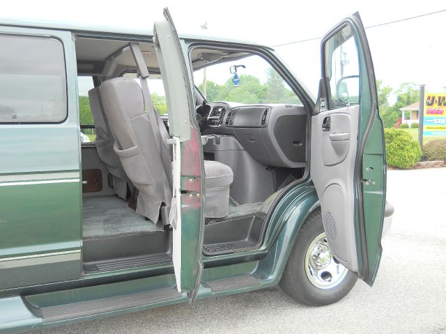 1999 Dodge Ram Van SLT / Big Horn