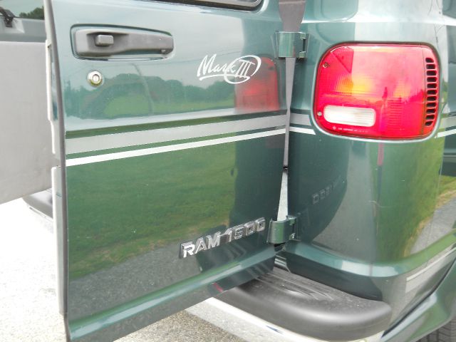 1999 Dodge Ram Van SLT / Big Horn