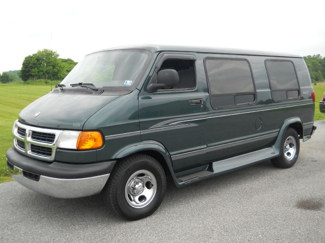 1999 Dodge Ram Van SLT / Big Horn