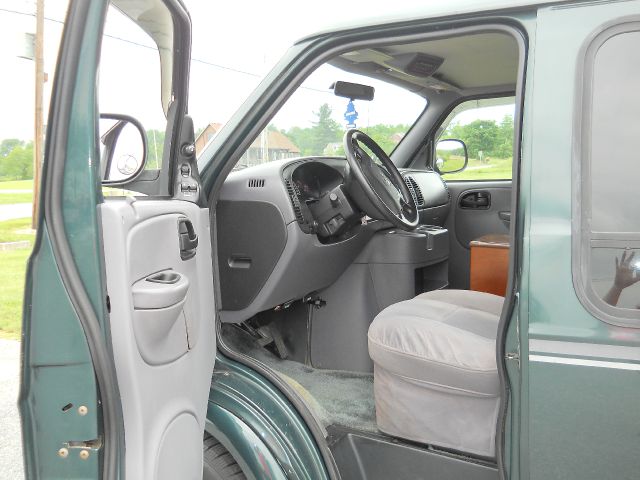 1999 Dodge Ram Van SLT / Big Horn