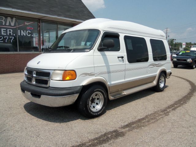 1999 Dodge Ram Van SLT / Big Horn