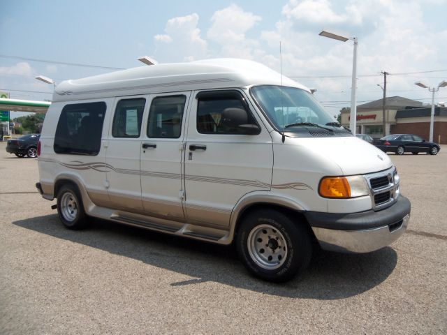 1999 Dodge Ram Van SLT / Big Horn