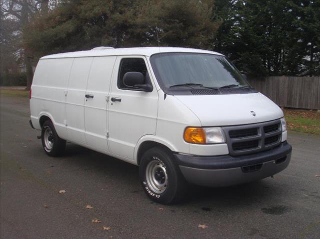 1999 Dodge Ram Van 4dr Sdn SXT RWD