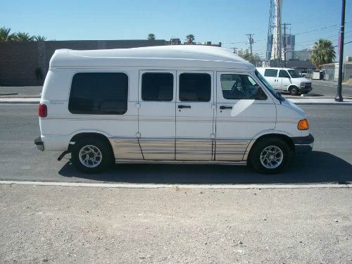 1999 Dodge Ram Van STI W/gold Wheels